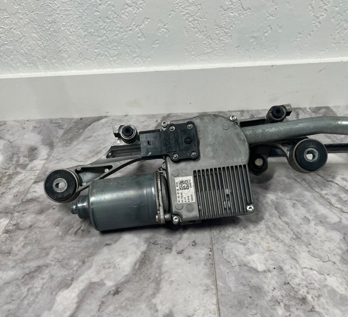 2007-15 Audi Q7 Windshield Wiper Motor With Linkage Assembly OEM