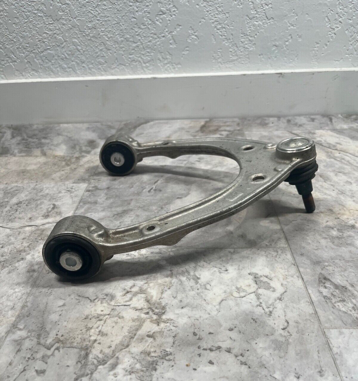 2007-15 Audi Q7 Front Left or Right Upper Arm OEM