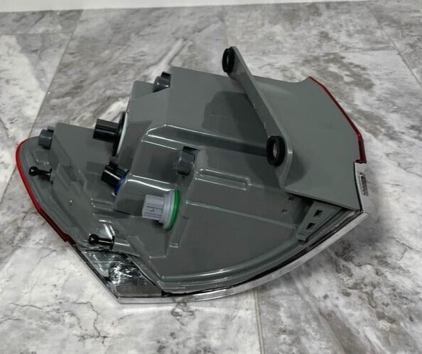 2014-20 Jeep Grand Cherokee Right Passenger Tail Light Lamp