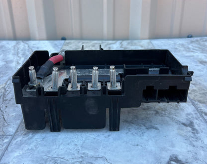 2015-20 Chevy Tahoe Suburban Battery Distribution Fuse Block Box OEM