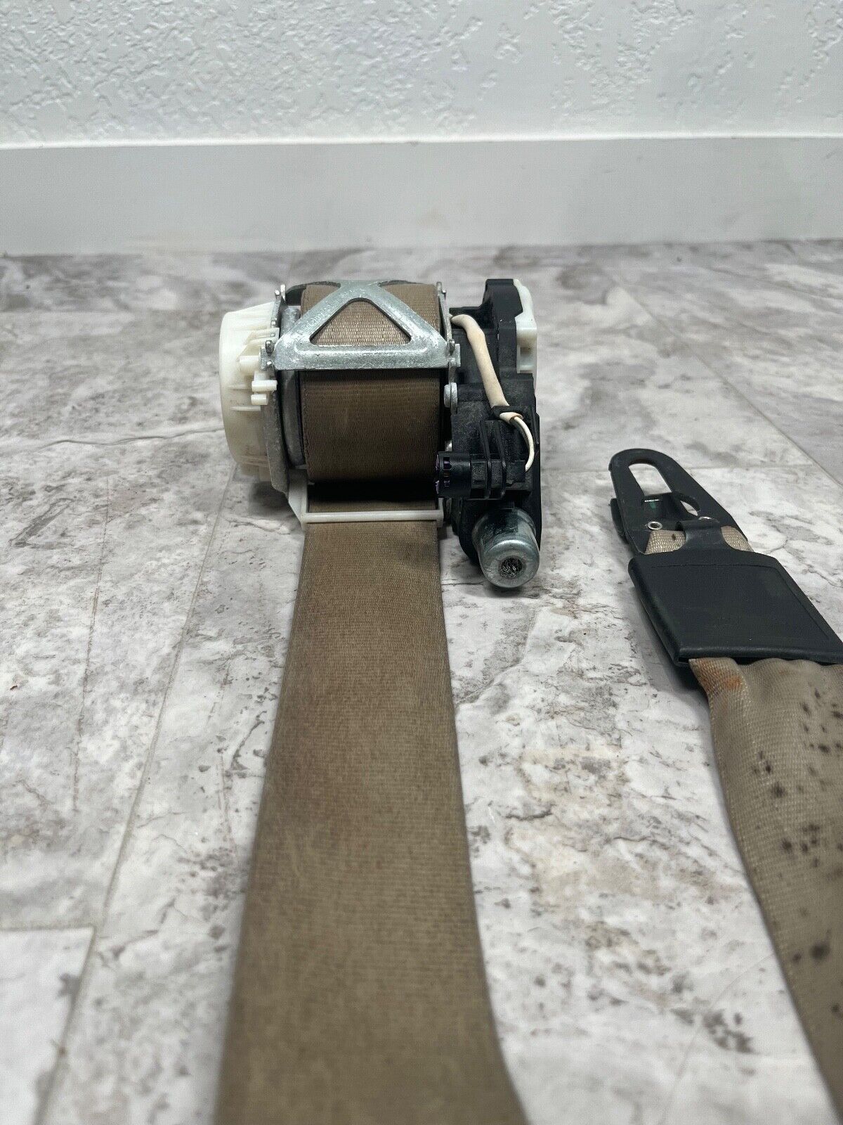 2007-15 Audi Q7 Front Right Seat Belt Retractor OEM