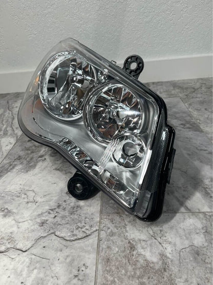 2008-16 Chrysler Town & Country Right Passenger HID Xenon Headlight