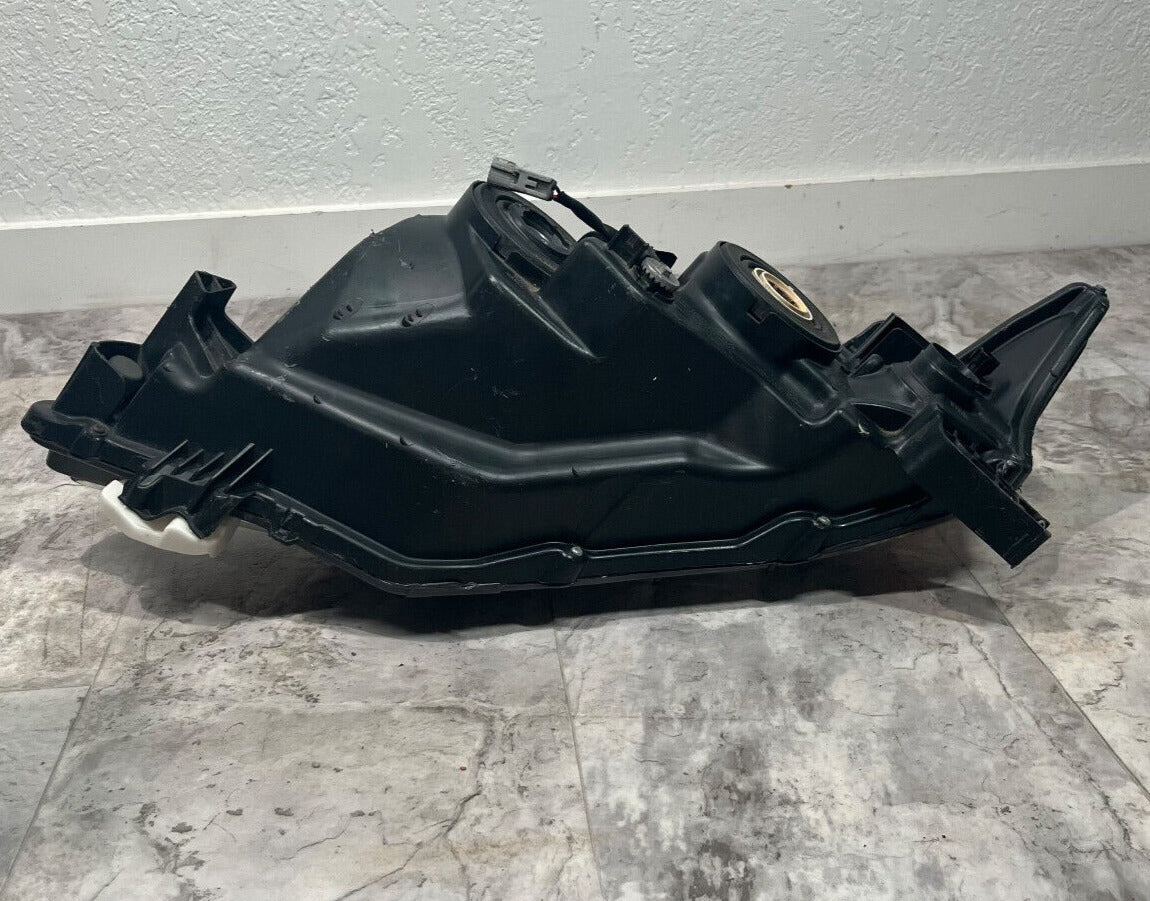 2010-12 Lexus RX 350 Front Right Side HID Hadlight DAMAGED