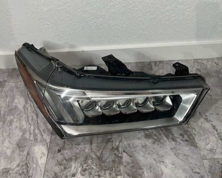 2017-20 Acura MDX Right Passenger Headlight LED OEM Selling It For Parts Only