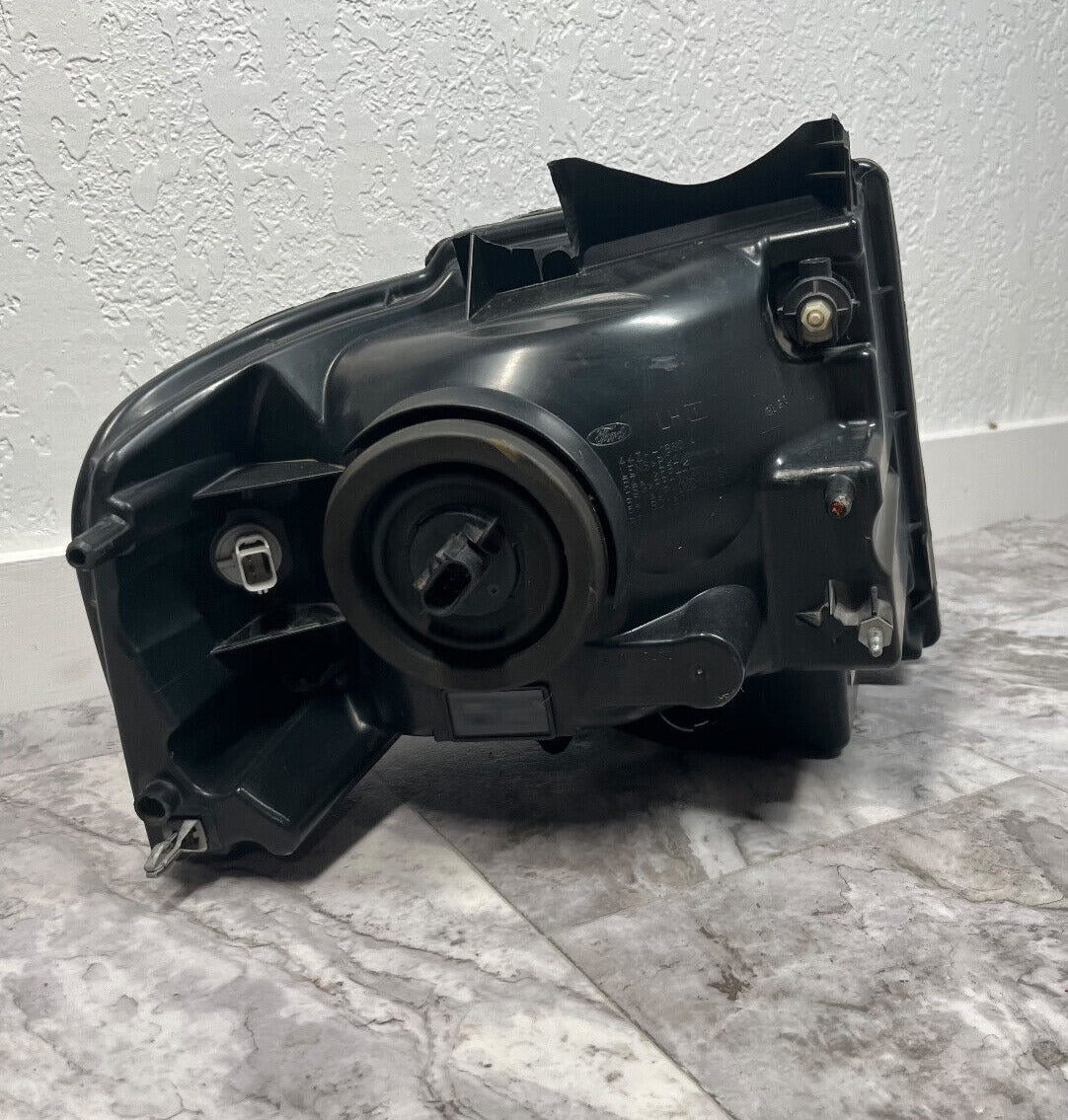 2007-14 Ford Expedition Left Driver Headlight Halogen OEM