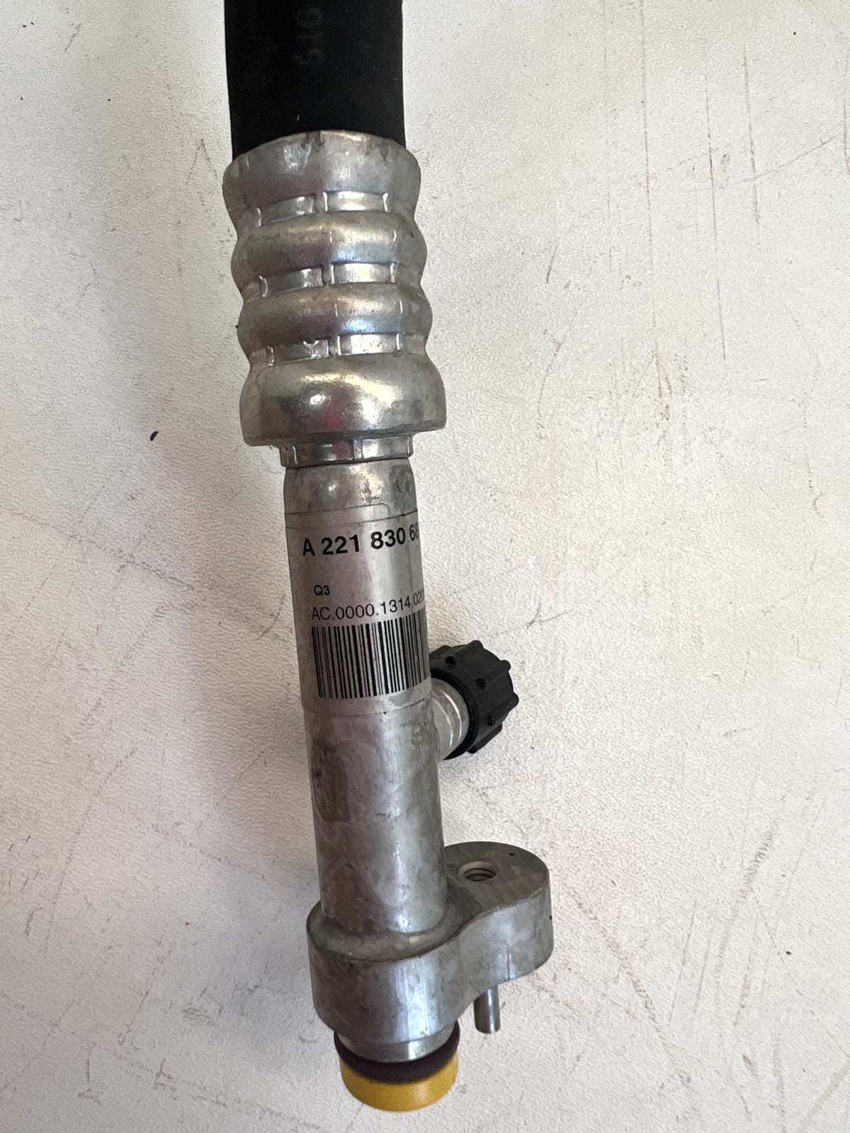 2007-11 Mercedes W216 CL550 S550 Refrigerant Suction Hose OEM