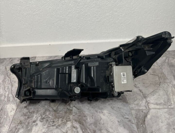 2017-20 Acura MDX Right Passenger Headlight LED OEM Selling It For Parts Only