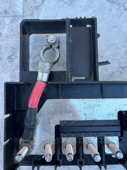 2015-20 Chevy Tahoe Suburban Battery Distribution Fuse Block Box OEM