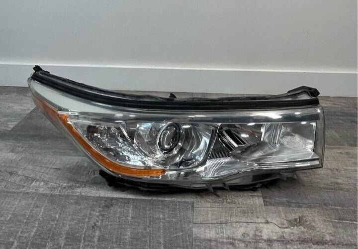 2014-16 Toyota Highlander Right Side Headlight Chrome OEM