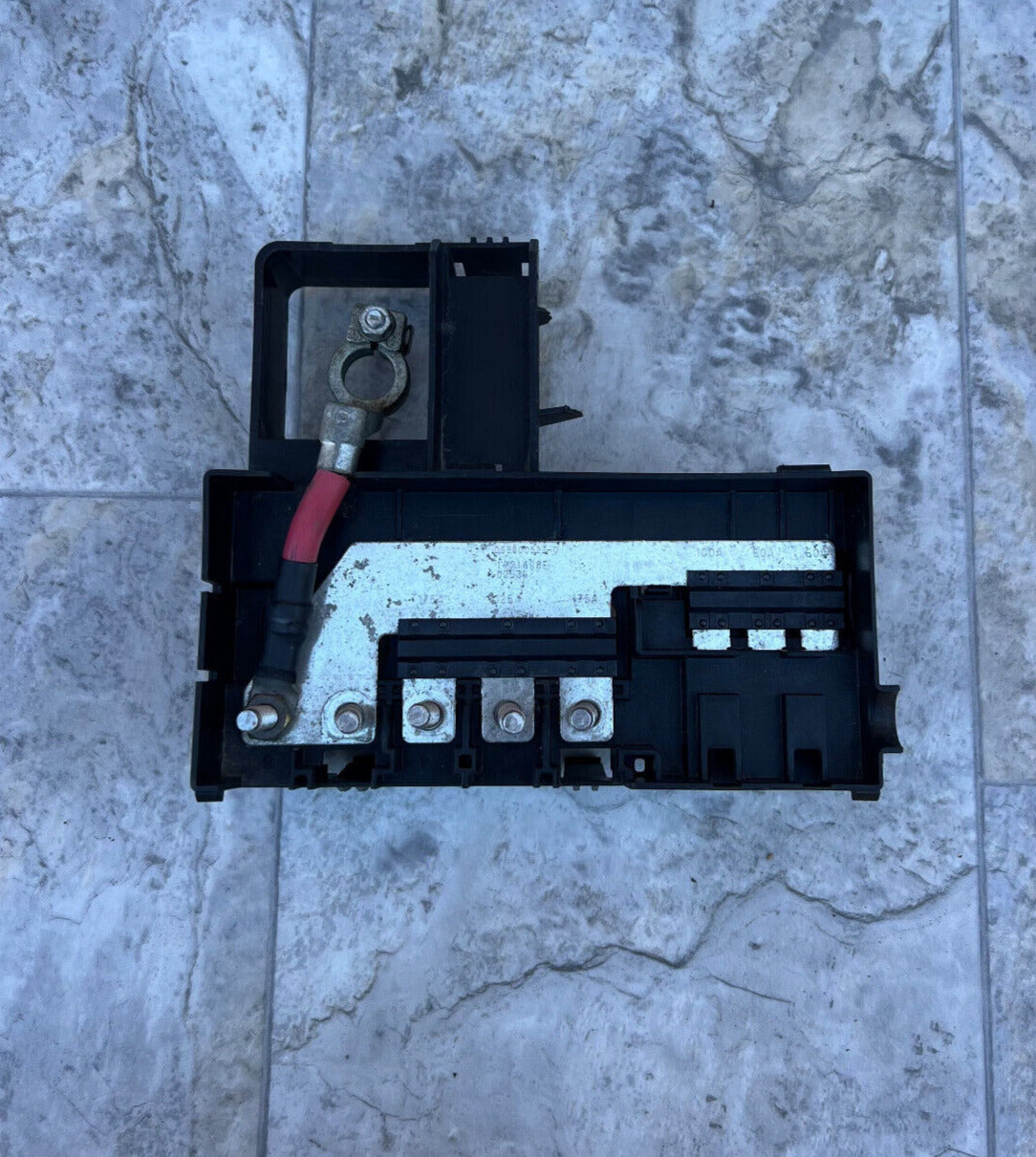2015-20 Chevy Tahoe Suburban Battery Distribution Fuse Block Box OEM