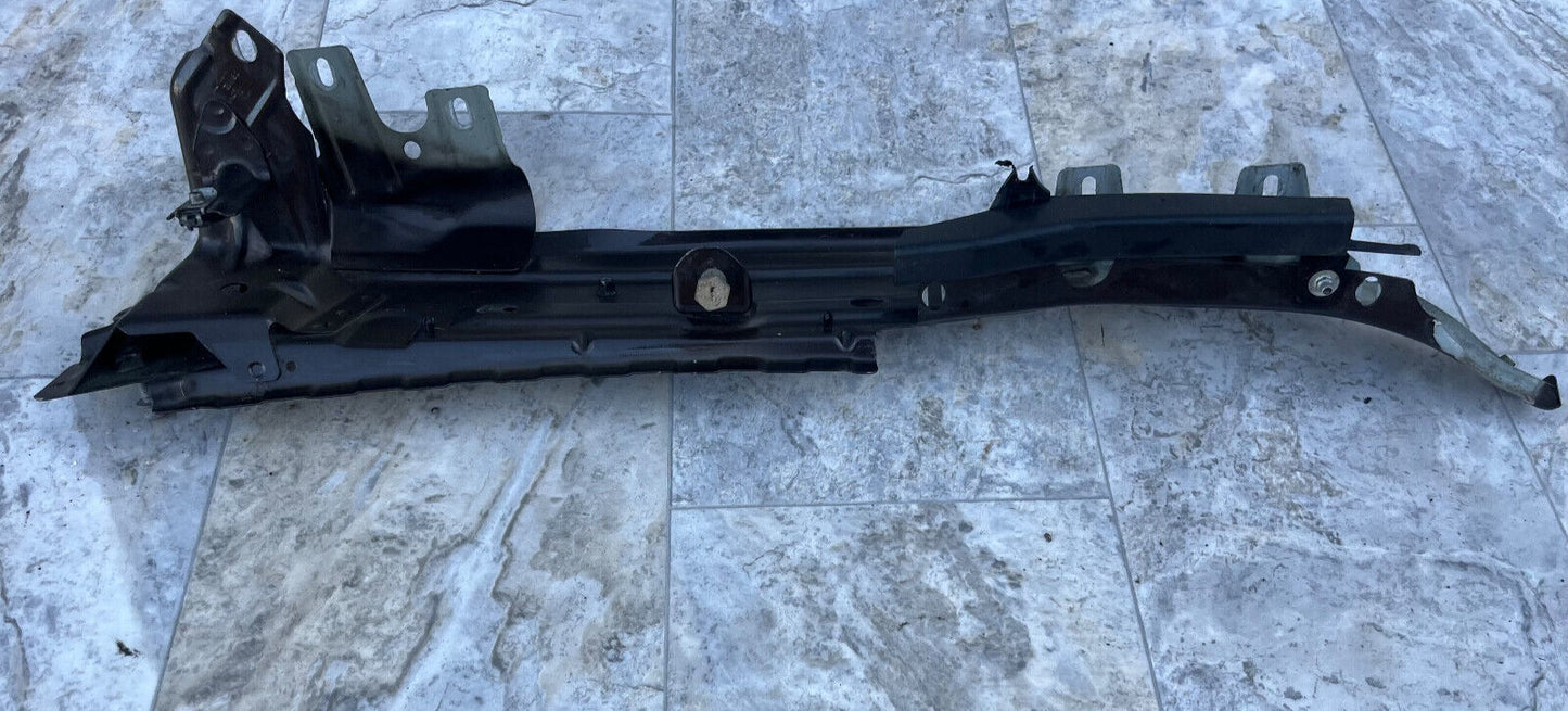 2007-15 Audi Q7 Front Left Fender Upper Reinforcement Support Bracket OEM