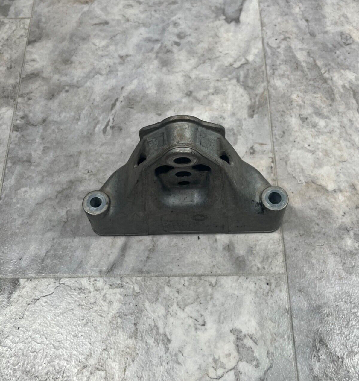 2007-15 Audi Q7 Transmission Transfer Mount Bracket