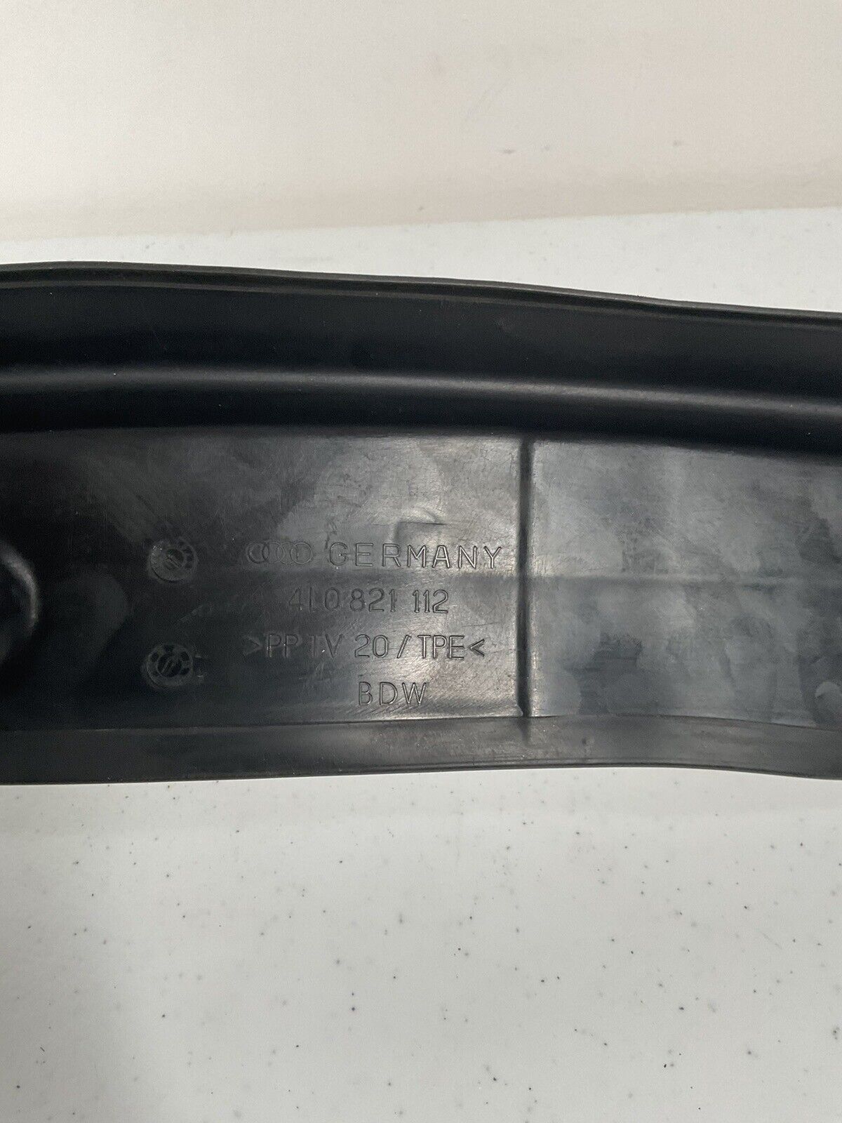 2007-15 Audi Q7  Right Inner Fender Shield Plate OEM