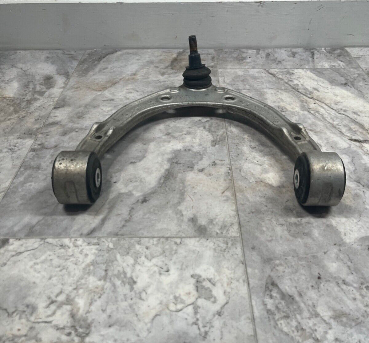 2007-15 Audi Q7 Front Left or Right Upper Arm OEM