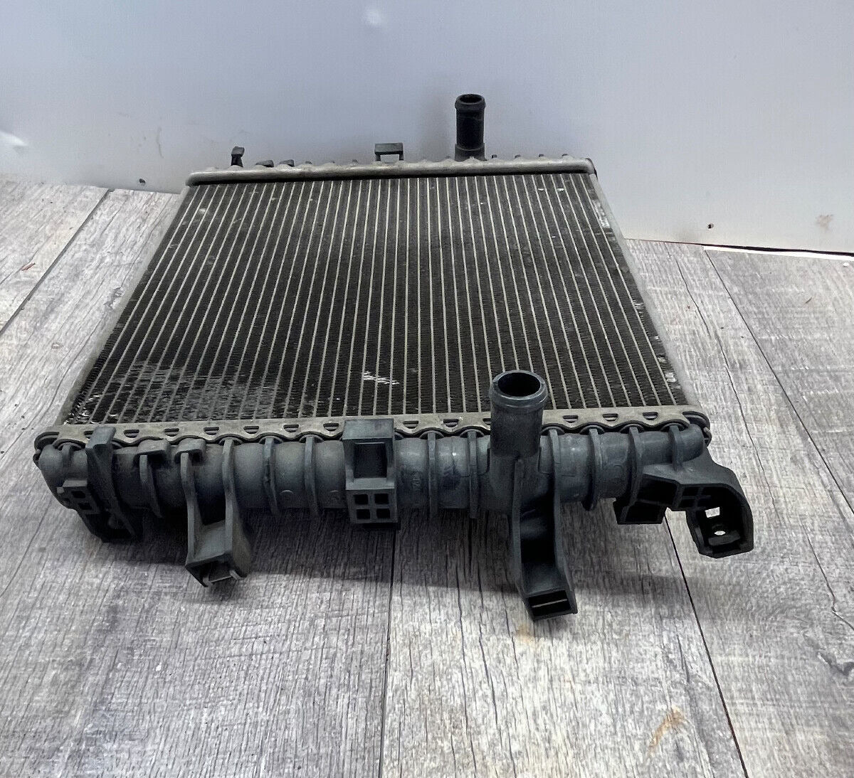 2007-15 Audi Q7 Secondary Auxiliary Radiator Assembly OEM