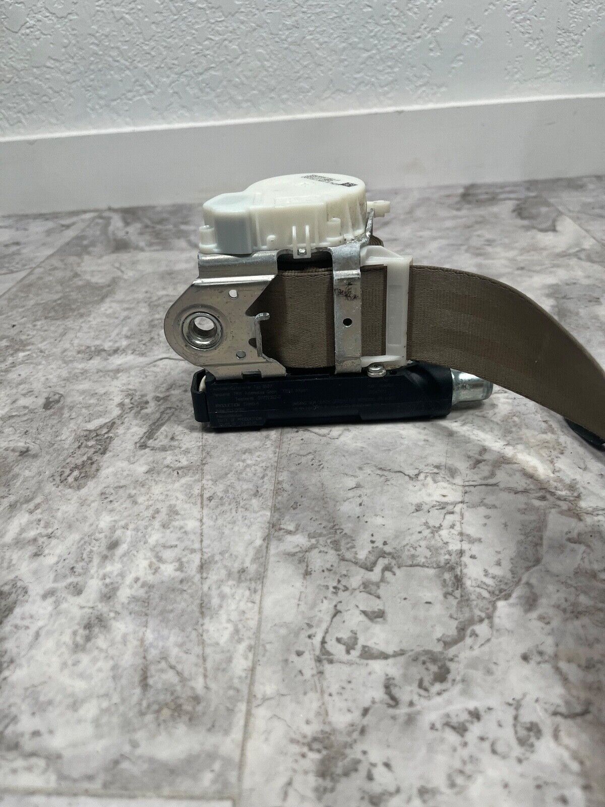 2007-15 Audi Q7 Front Right Seat Belt Retractor OEM