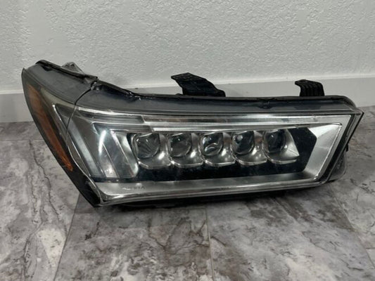 2017-20 Acura MDX Right Passenger Headlight LED OEM Selling It For Parts Only