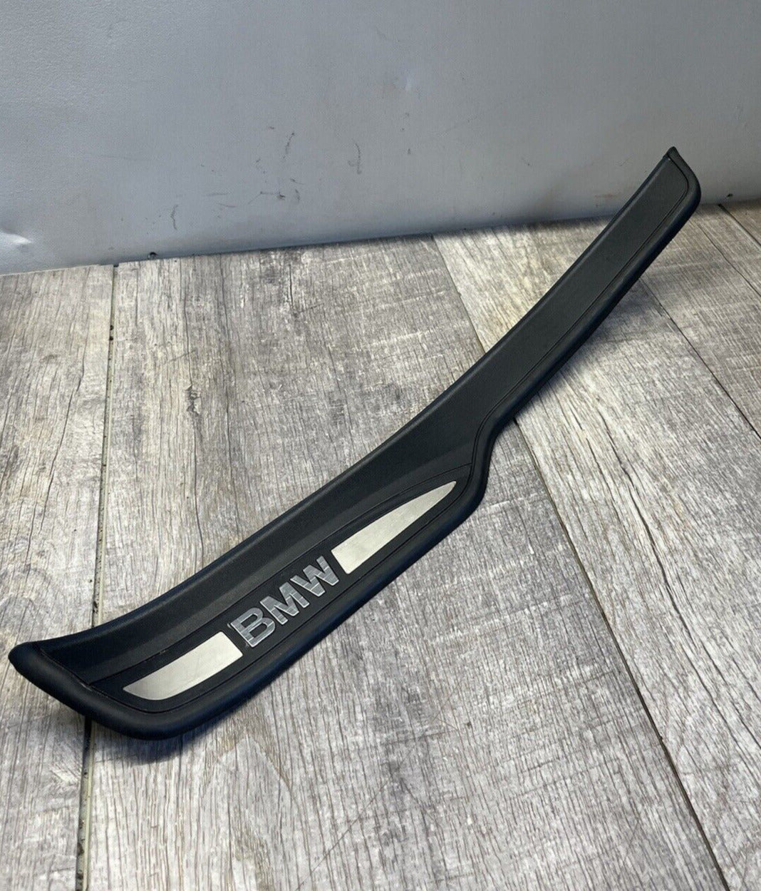 2007-11 BMW E90 E91 328i Rear Left Driver Side Door Scuff Tread Plate OEM