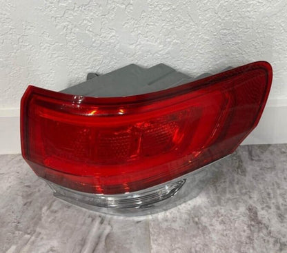 2014-20 Jeep Grand Cherokee Right Passenger Tail Light Lamp