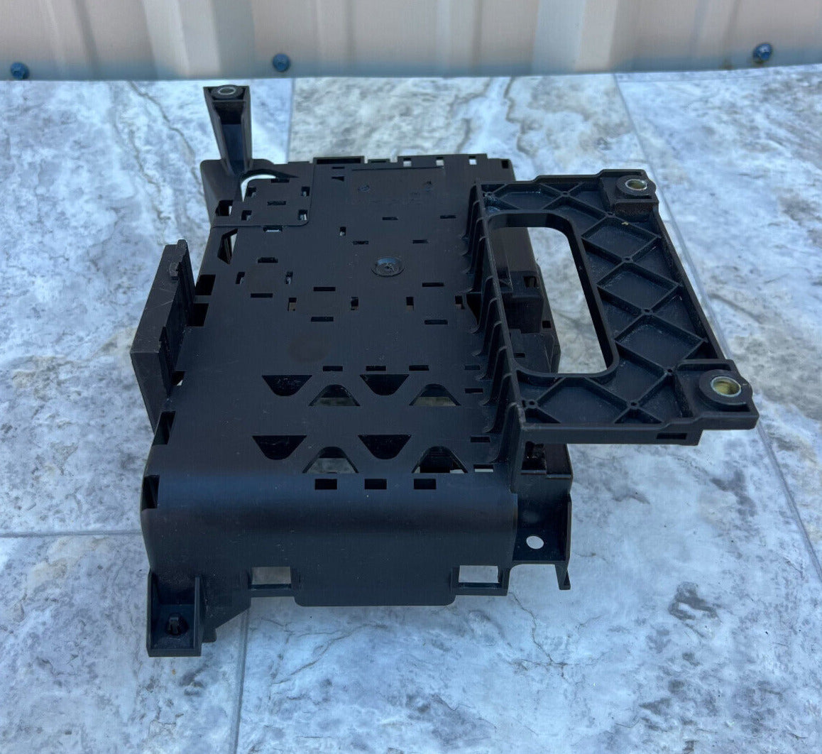 2007-15 Audi Q7 Engine Main Fuse Relay Box Block OEM