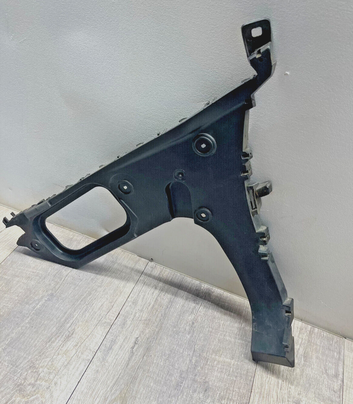 2007-15 Audi Q7 Rear Left Driver Side Bumper Guide Bracket Support OEM