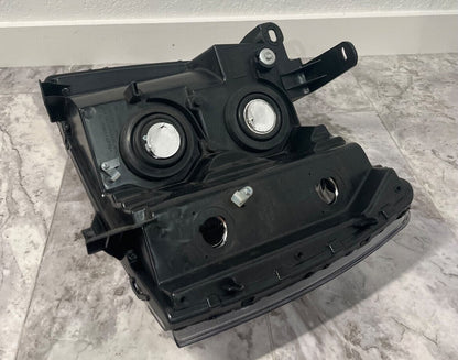 2007-13 Chevrolet Silverado 1500 Front Right Side Black Headlight OEM