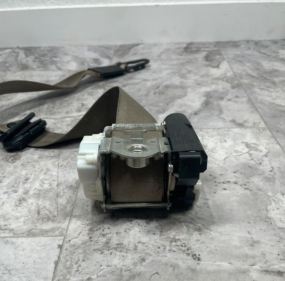 2007-15 Audi Q7 Front Left Seat Belt Retractor OEM