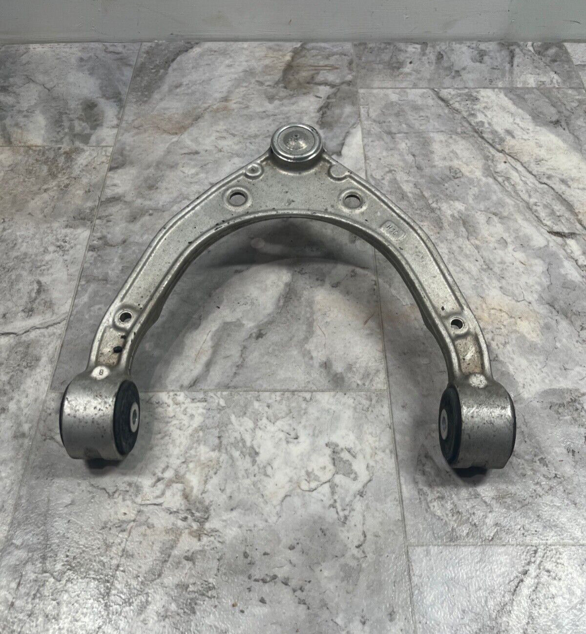 2007-15 Audi Q7 Front Left or Right Upper Arm OEM