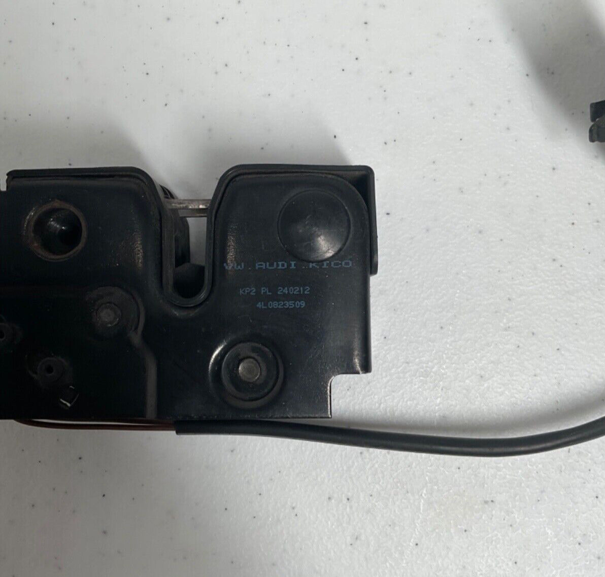 2007-15 Audi Q7 Front Lower Hood Latch Lock Actuator OEM