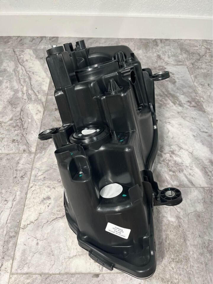 2008-16 Chrysler Town & Country Right Passenger HID Xenon Headlight