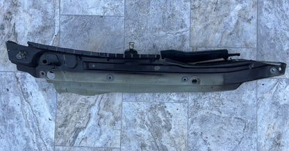 2007-15 Audi Q7 Front Left Fender Upper Reinforcement Support Bracket OEM