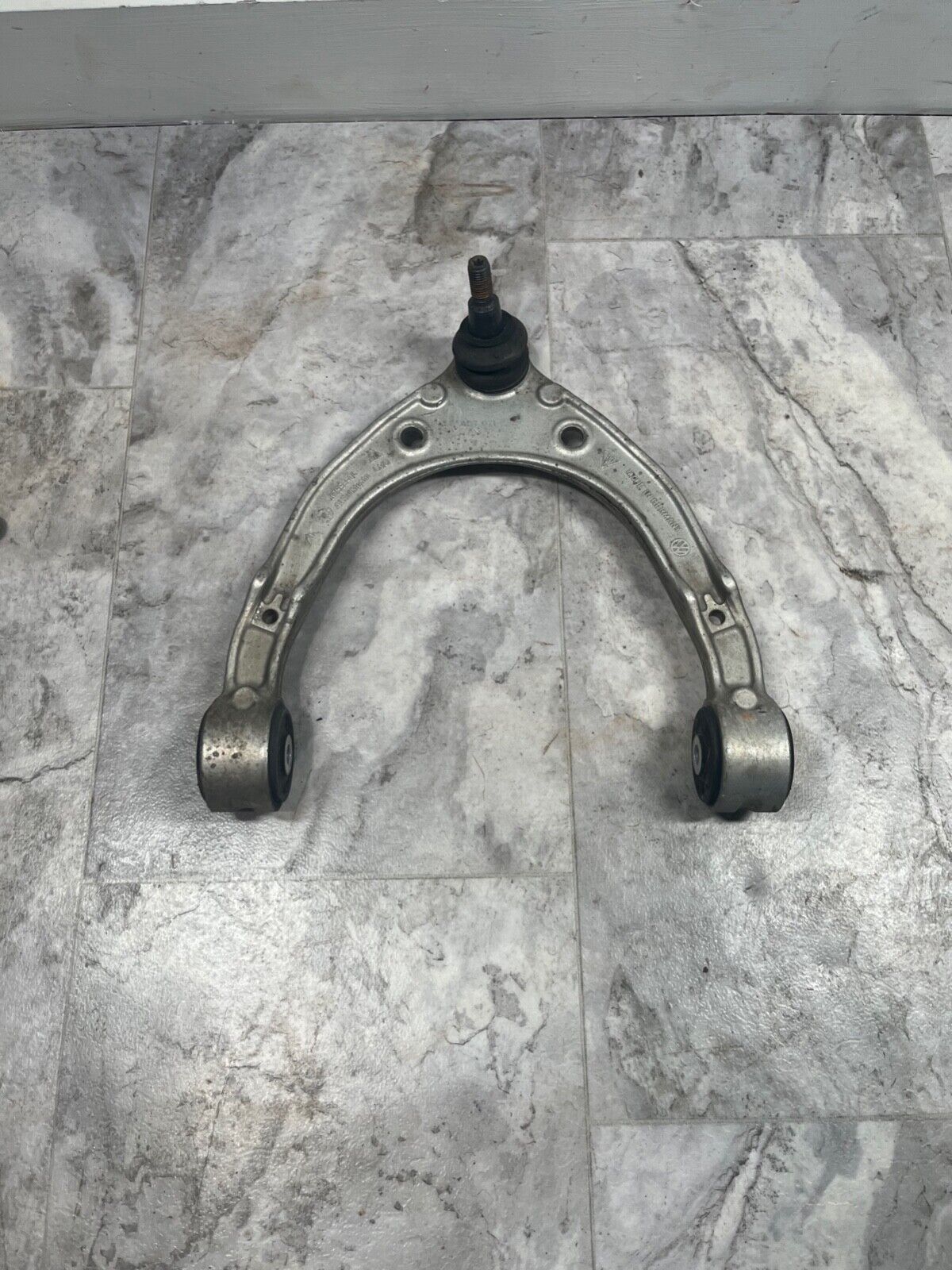 2007-15 Audi Q7 Front Left or Right Upper Arm OEM