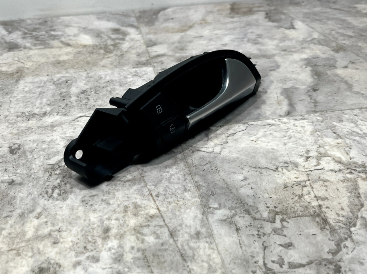 2007-15 Audi Q7 Front Right Interior Door Release Handle OEM
