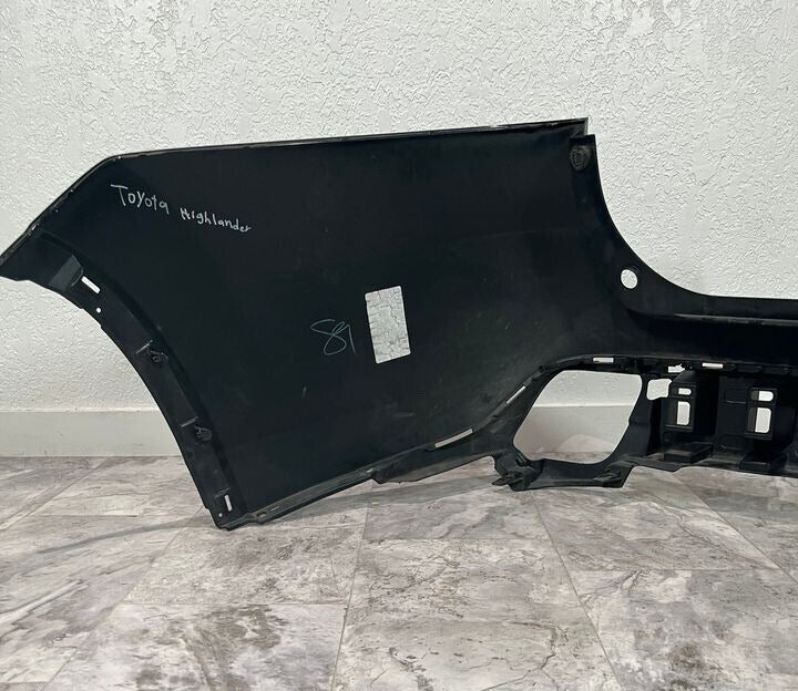 2014-18 Toyota Highlander Rear Bumper Cover OEM