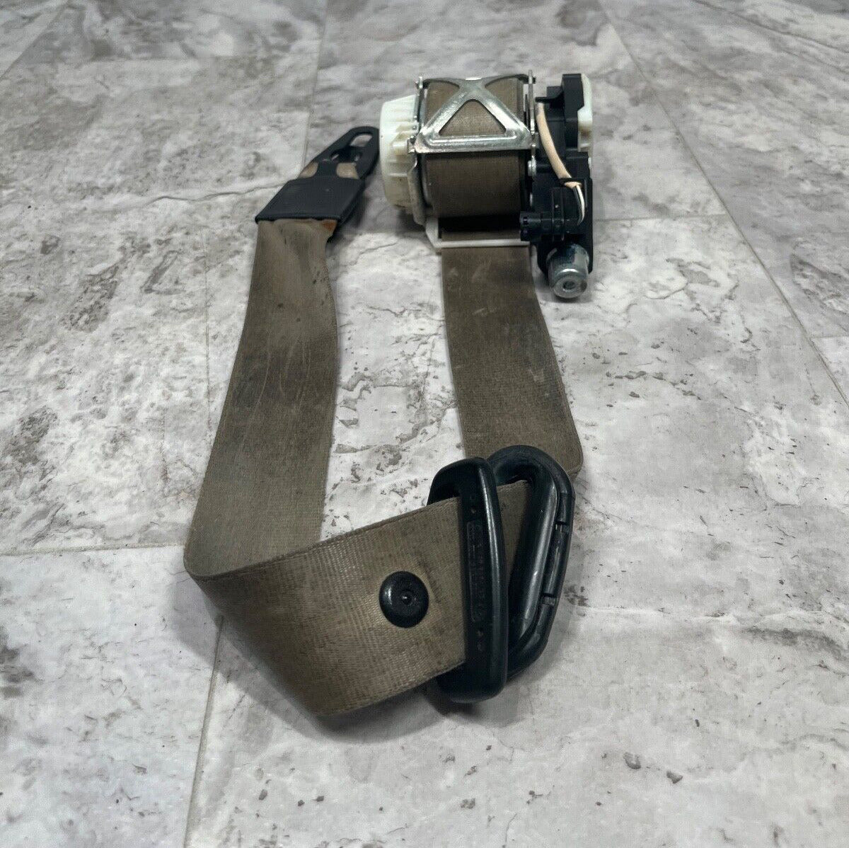 2007-15 Audi Q7 Front Left Seat Belt Retractor OEM