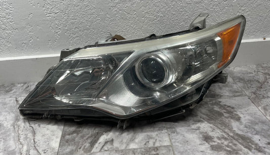 2012-14 Toyota Camry Driver Side Headlight Halogen OEM