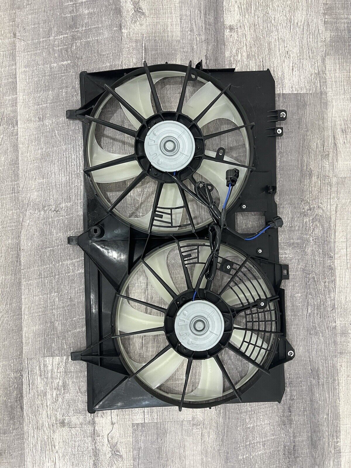 2011-16 Toyota Sienna Radiator Condenser Fan Assembly