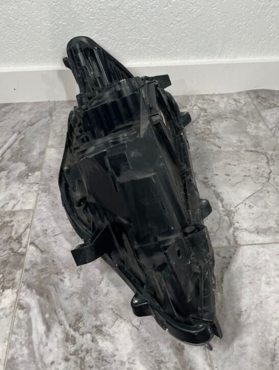 2011-12 Toyota Avalon Right Passenger Side Headlight Halogen OEM