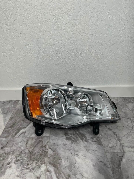 2008-16 Chrysler Town & Country Right Passenger HID Xenon Headlight