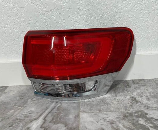 2014-20 Jeep Grand Cherokee Right Passenger Tail Light Lamp