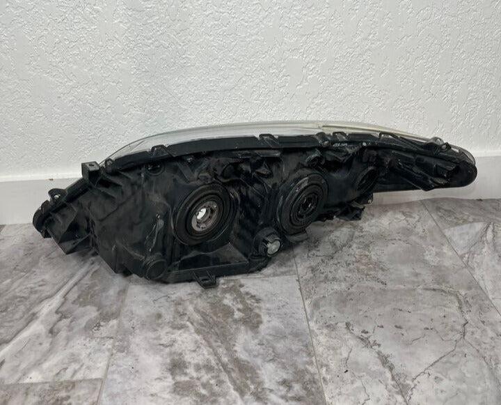 2011-12 Toyota Avalon Right Passenger Side Headlight Halogen OEM