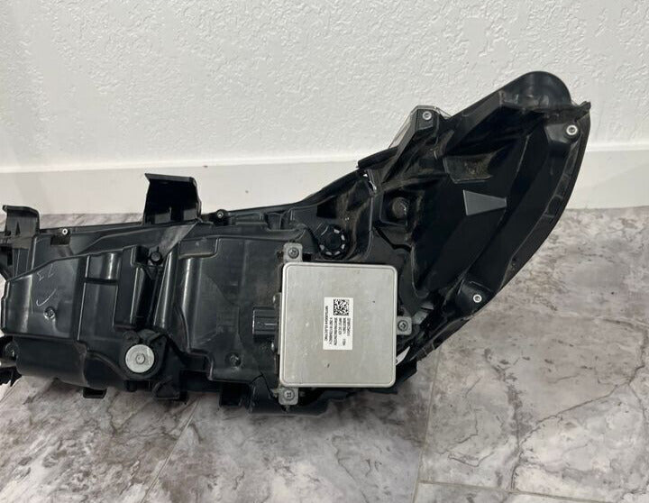 2017-20 Acura MDX Right Passenger Headlight LED OEM Selling It For Parts Only