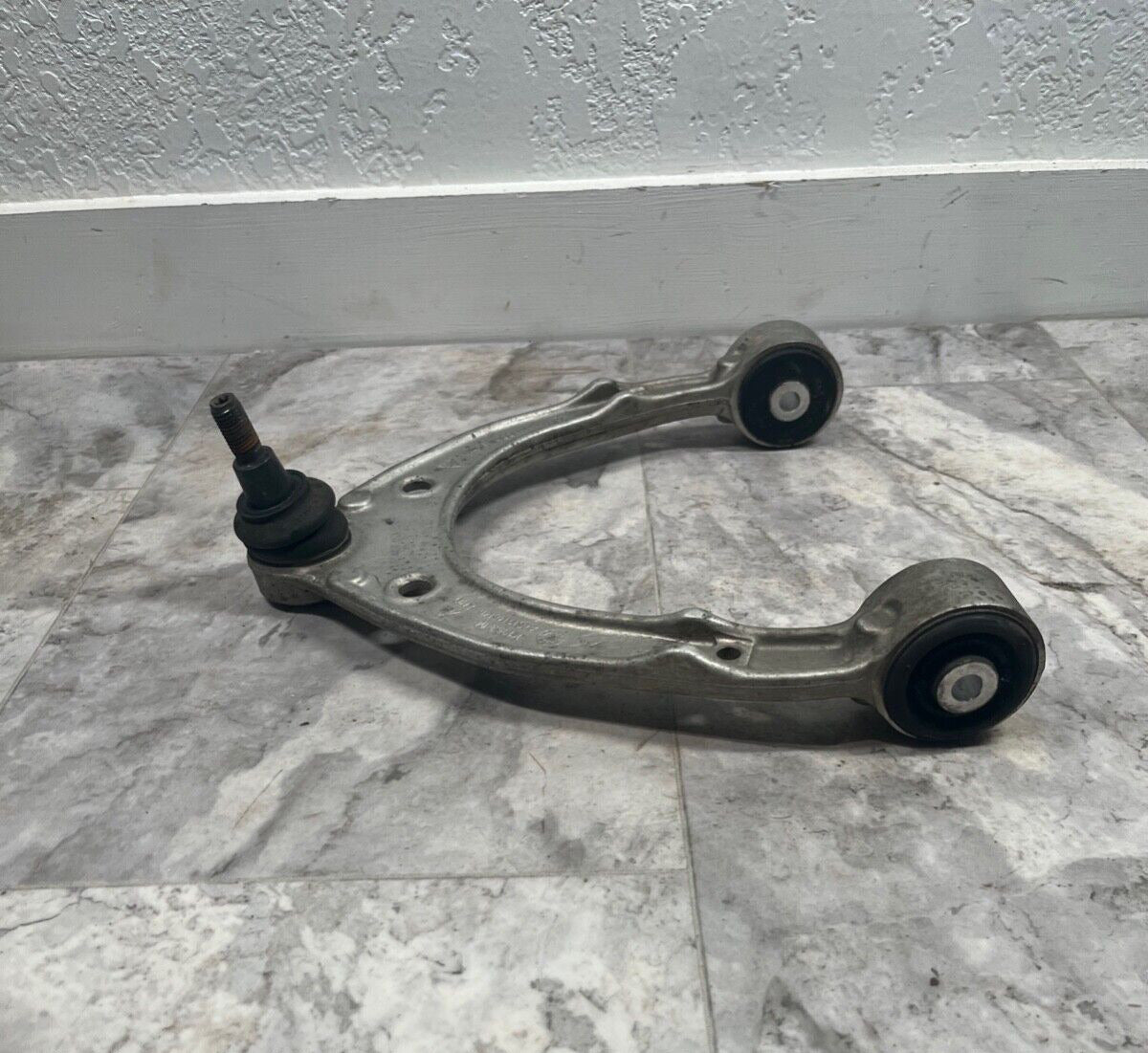 2007-15 Audi Q7 Front Left or Right Upper Arm OEM