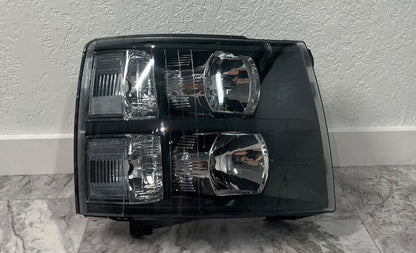2007-13 Chevrolet Silverado 1500 Front Right Side Black Headlight OEM