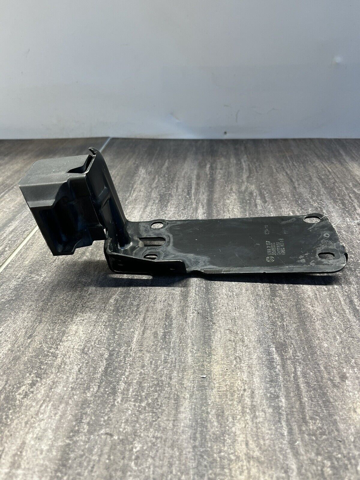 2006-11 BMW E90 335i Front Right Side Radiator Support Bracket OEM