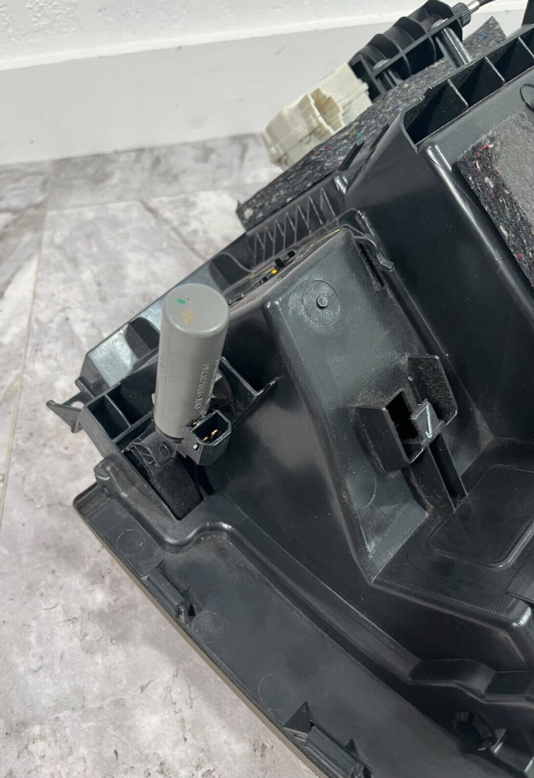 2007-15 Audi Q7 Front Right Side Dashboard Glove Box Storage Compartment OEM