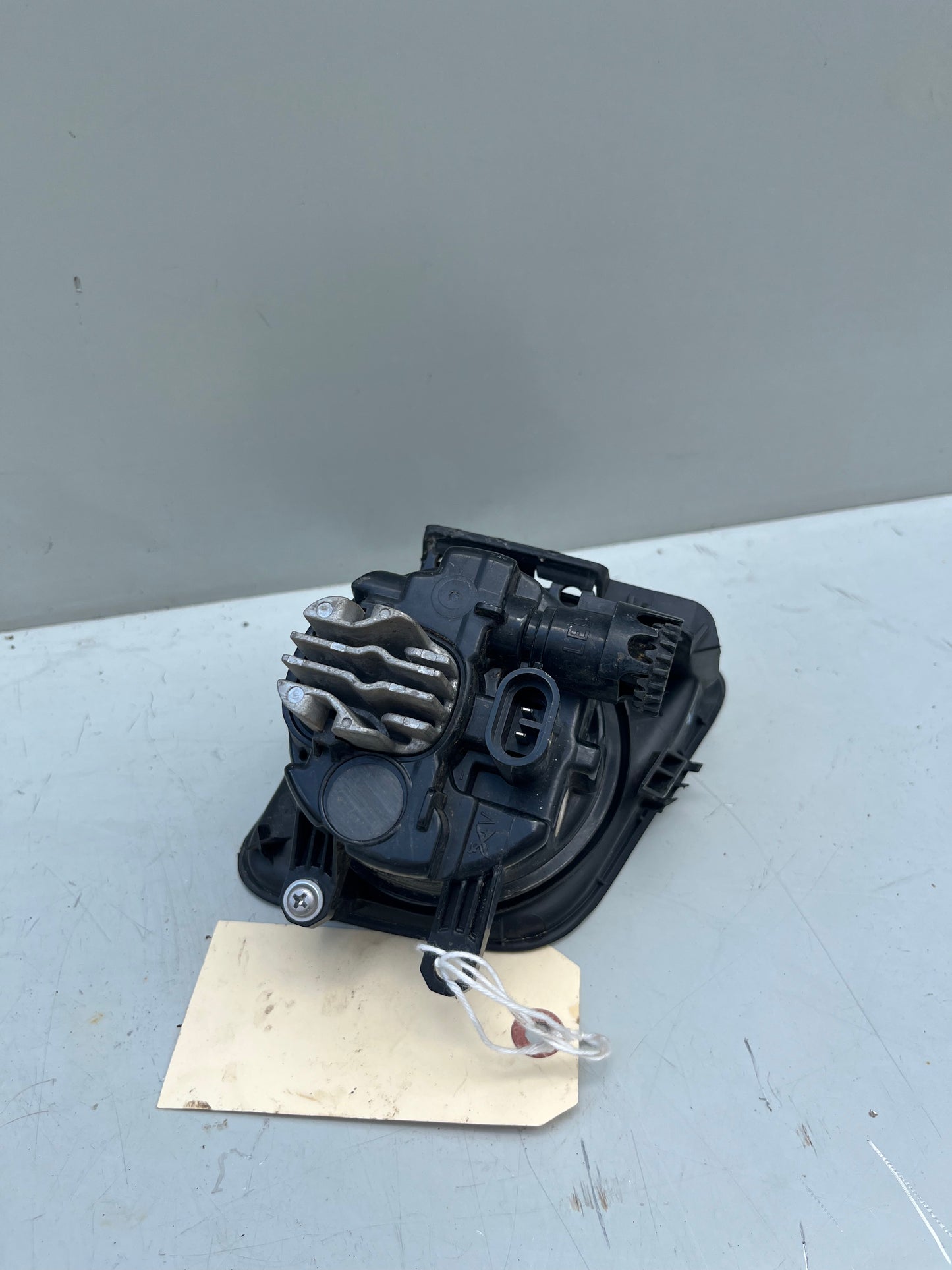 2016-20 Toyota Tundra Bumper Mount Fog Lamp Left