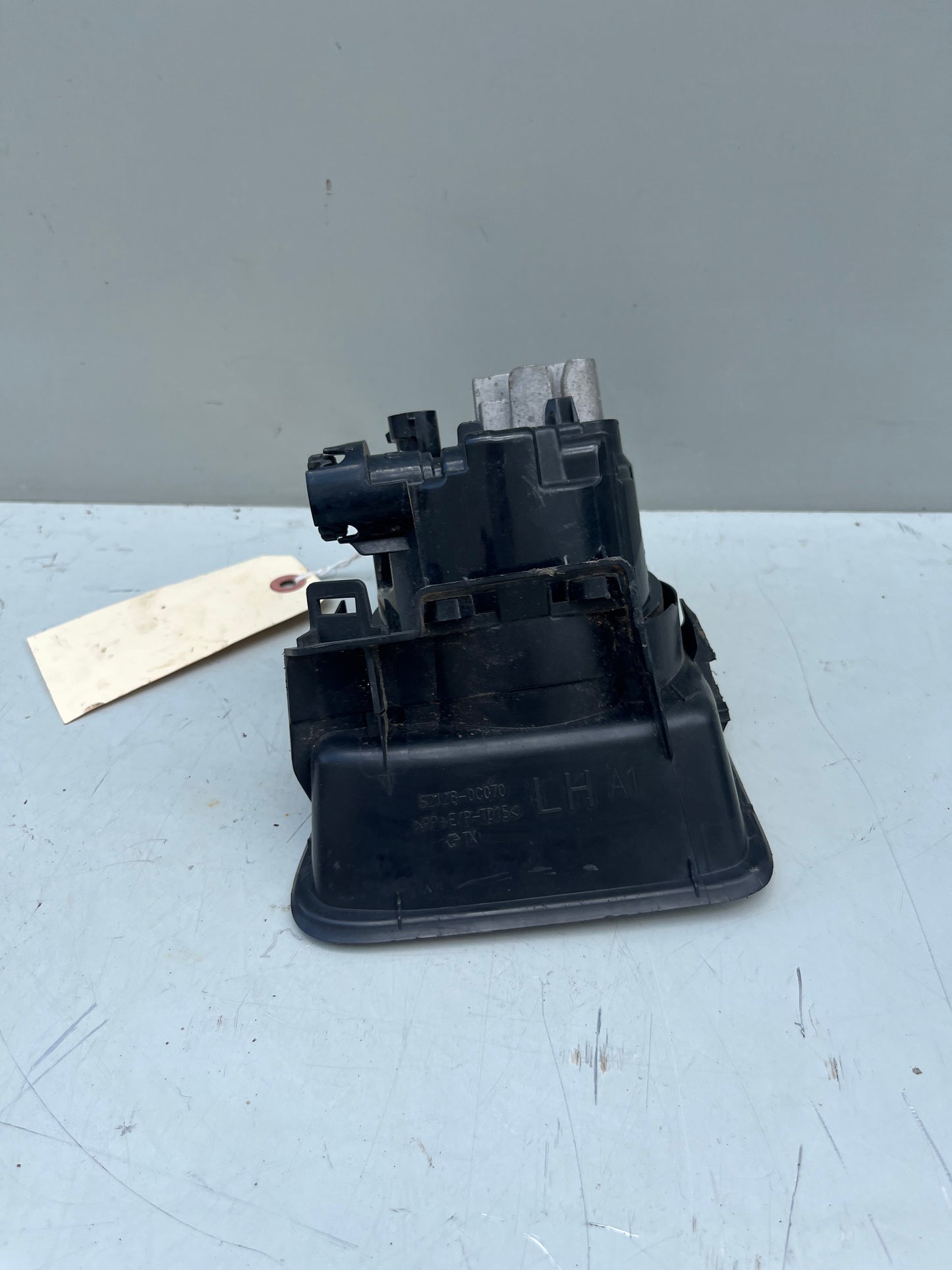 2016-20 Toyota Tundra Bumper Mount Fog Lamp Left