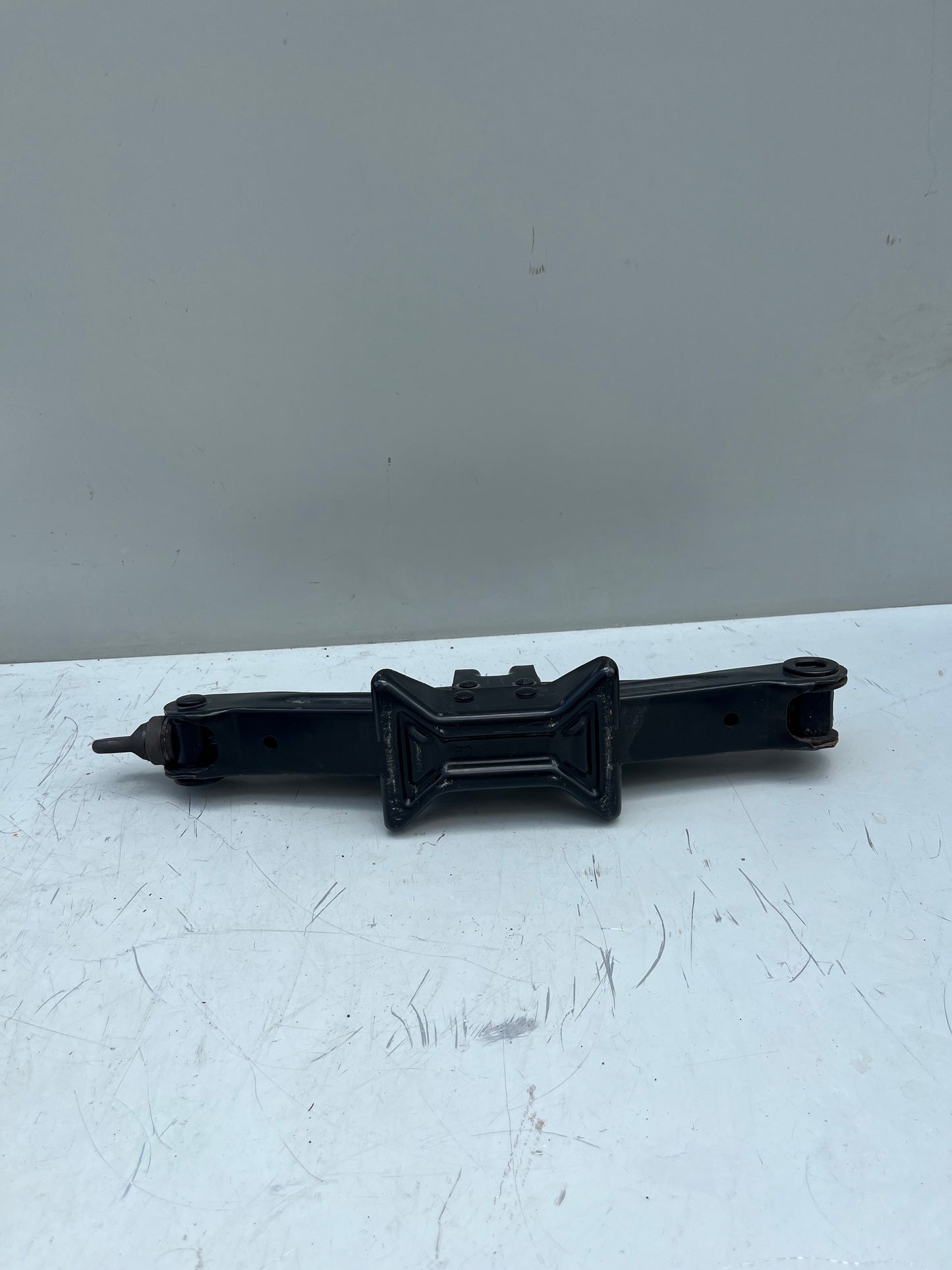 2011-17 Lexus CT200H Wheel Jack