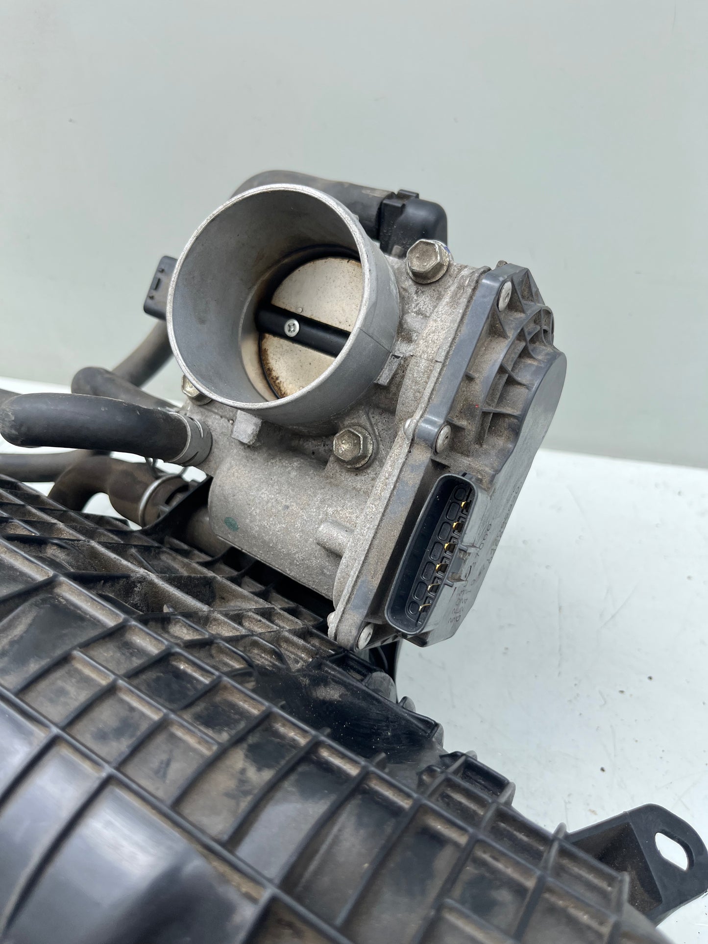 2011-17 Lexus CT200H Intake Mainfold